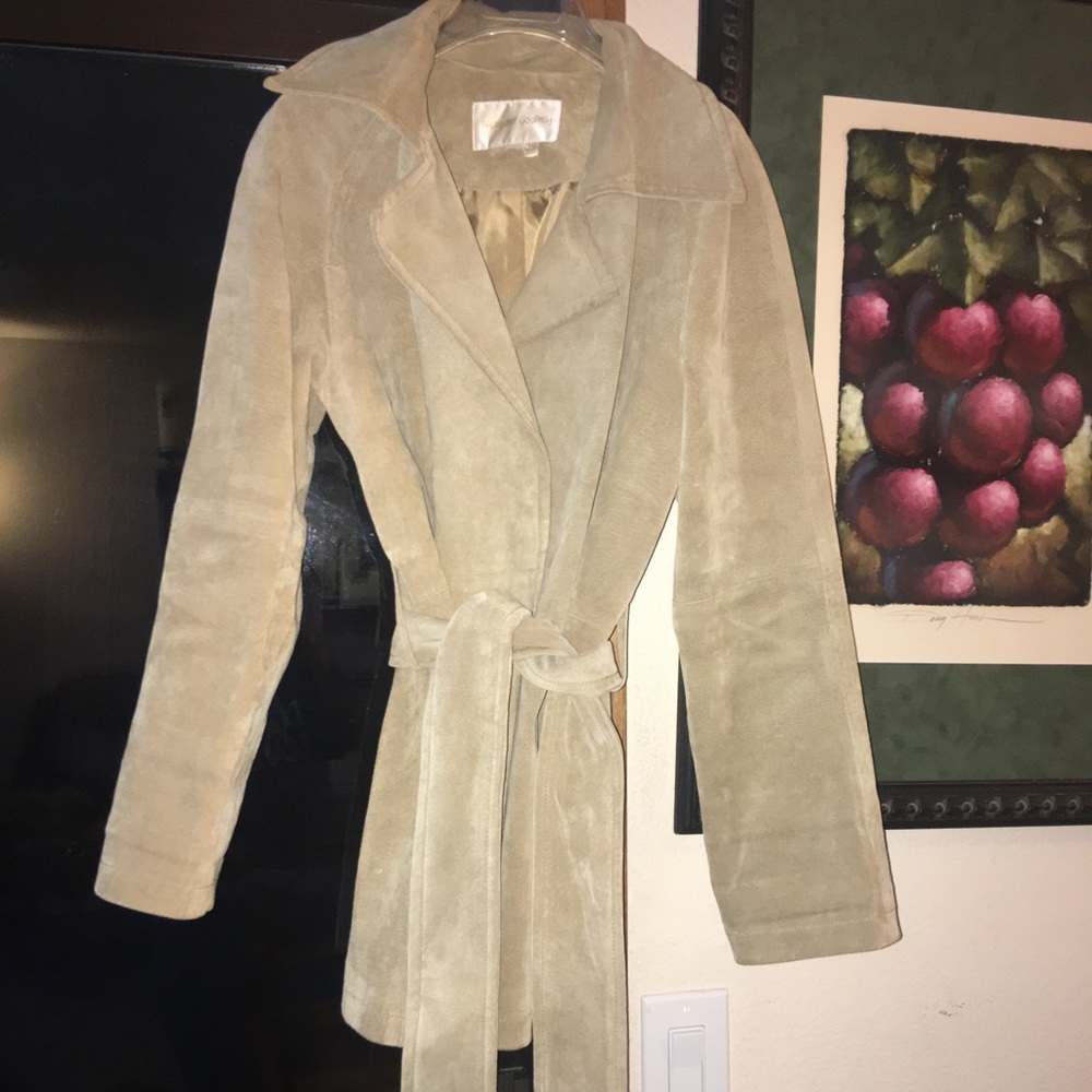 Cute suede tan lined coat with tie belt